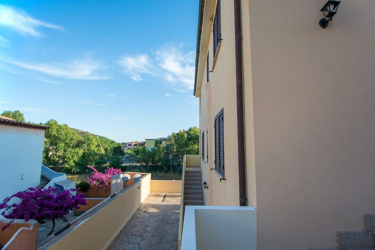 Appartamenti Sole Di Sardegna Cala Liberotto Eksteriør bilde